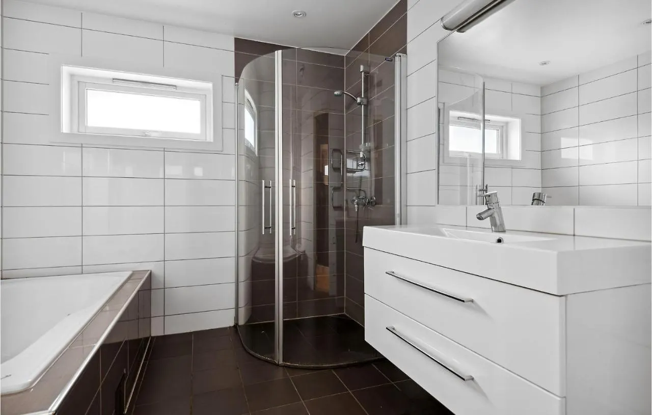 3 Bedroom Awesome Apartment In Nesttun 卑爾根 0*,  挪威